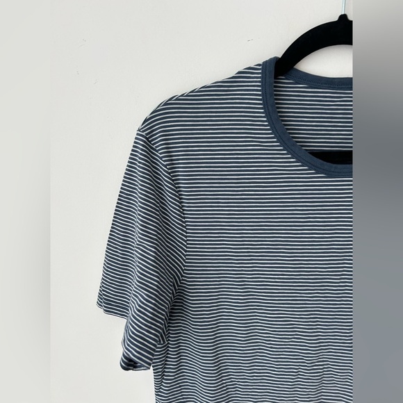 Lululemon 5 Year Basic Tee *Updated Fit
Delta Stripe White True Navy - Picture 3 of 10